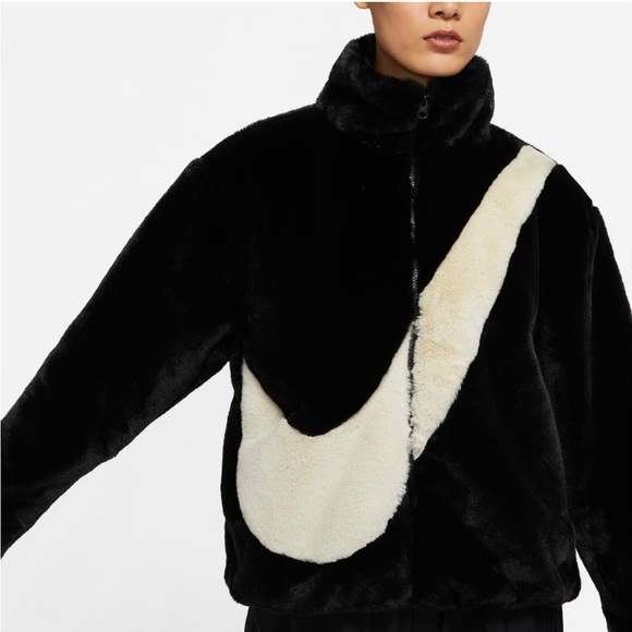 Nike oversize faux FUR JACKET women’s size XS black and white big swood - Picture 4 of 7